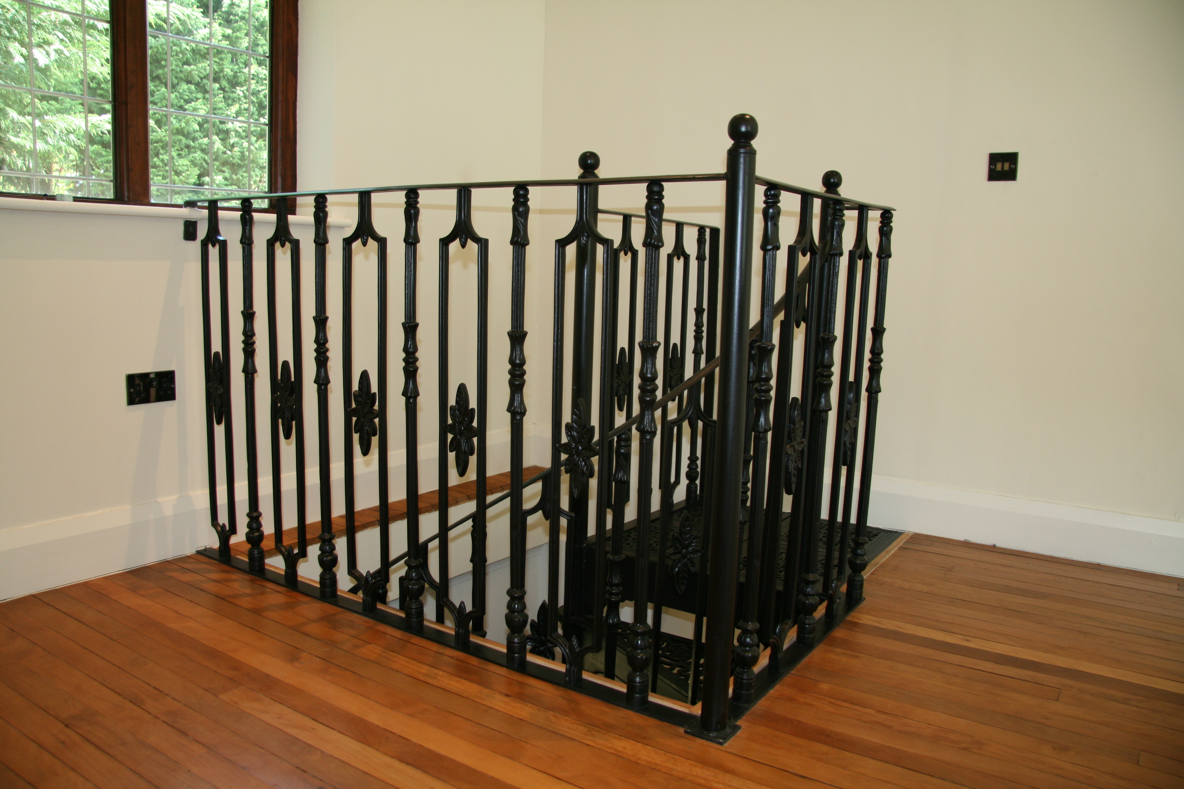 Wrought iron staircase railing indoor designs